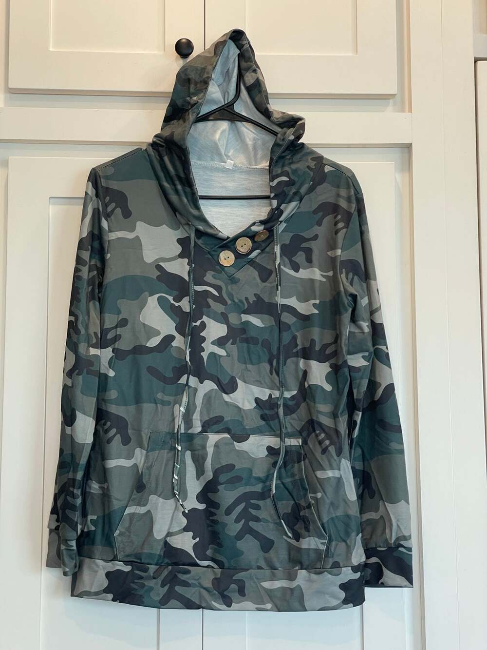 NWOT Camo ladies hoodie top Medium